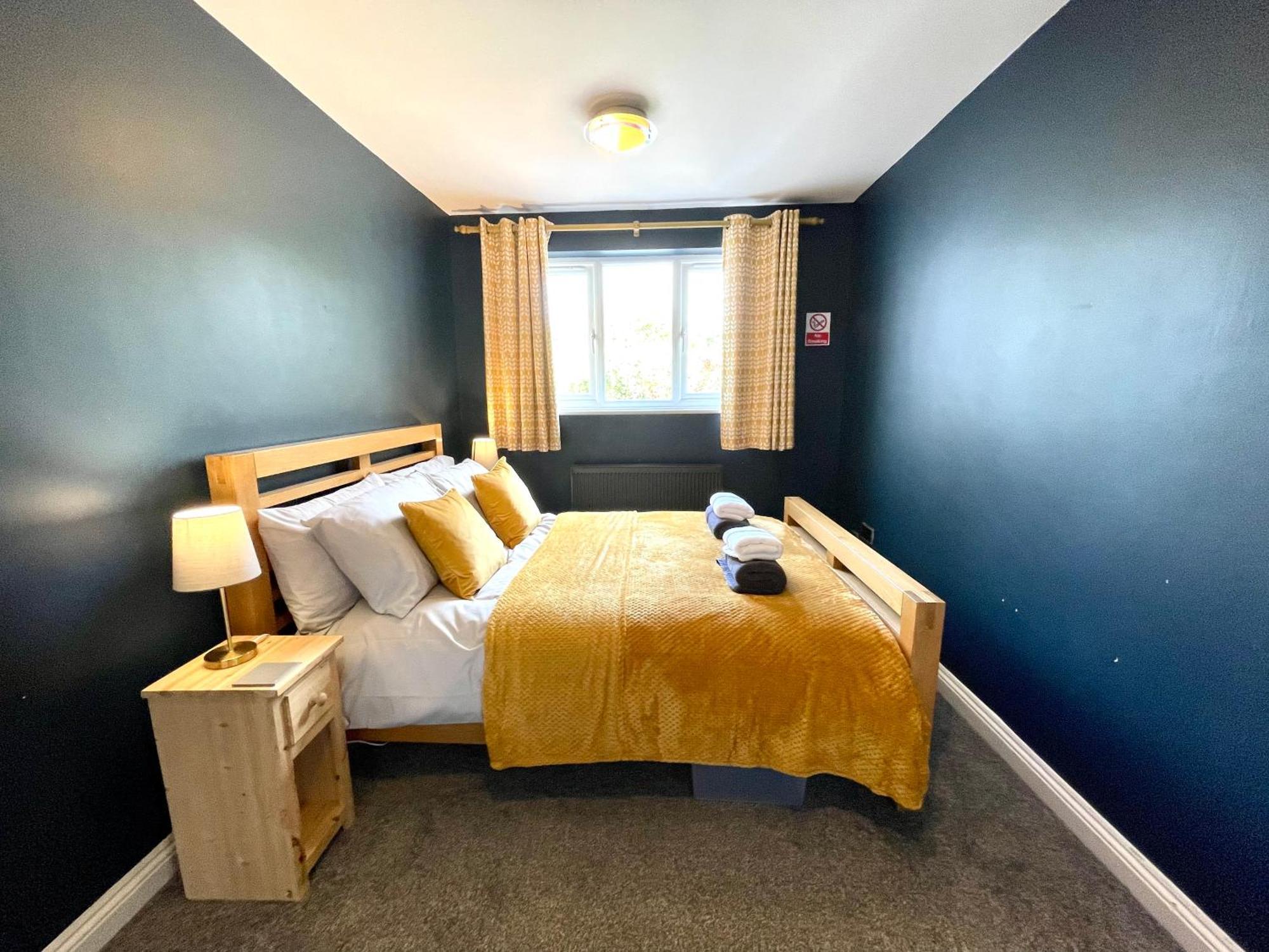 Large 5 Bed Detached House Near Stansted Airport With Parking For 2 Vehicles! Stansted Stays Stansted Mountfitchet Eksteriør bilde