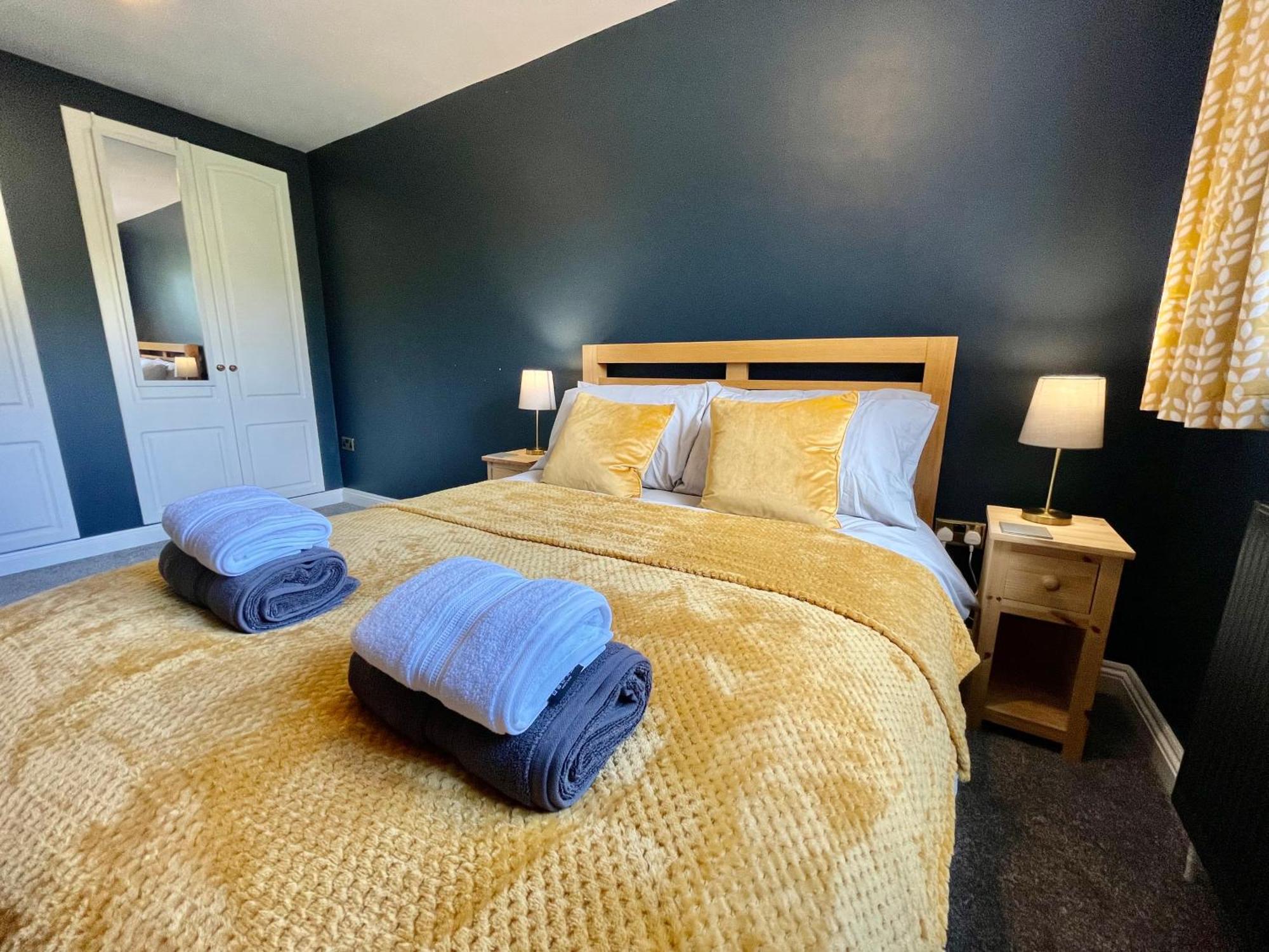 Large 5 Bed Detached House Near Stansted Airport With Parking For 2 Vehicles! Stansted Stays Stansted Mountfitchet Eksteriør bilde