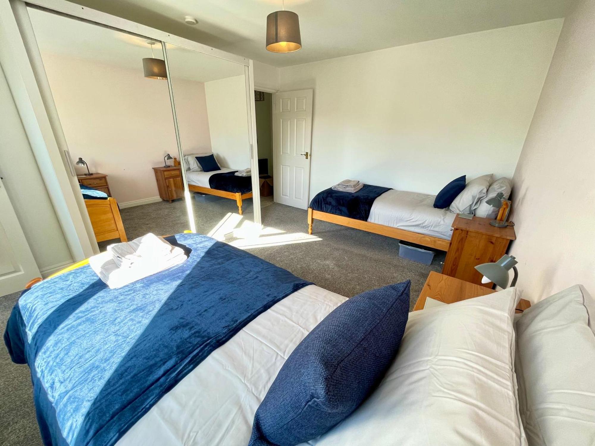 Large 5 Bed Detached House Near Stansted Airport With Parking For 2 Vehicles! Stansted Stays Stansted Mountfitchet Eksteriør bilde