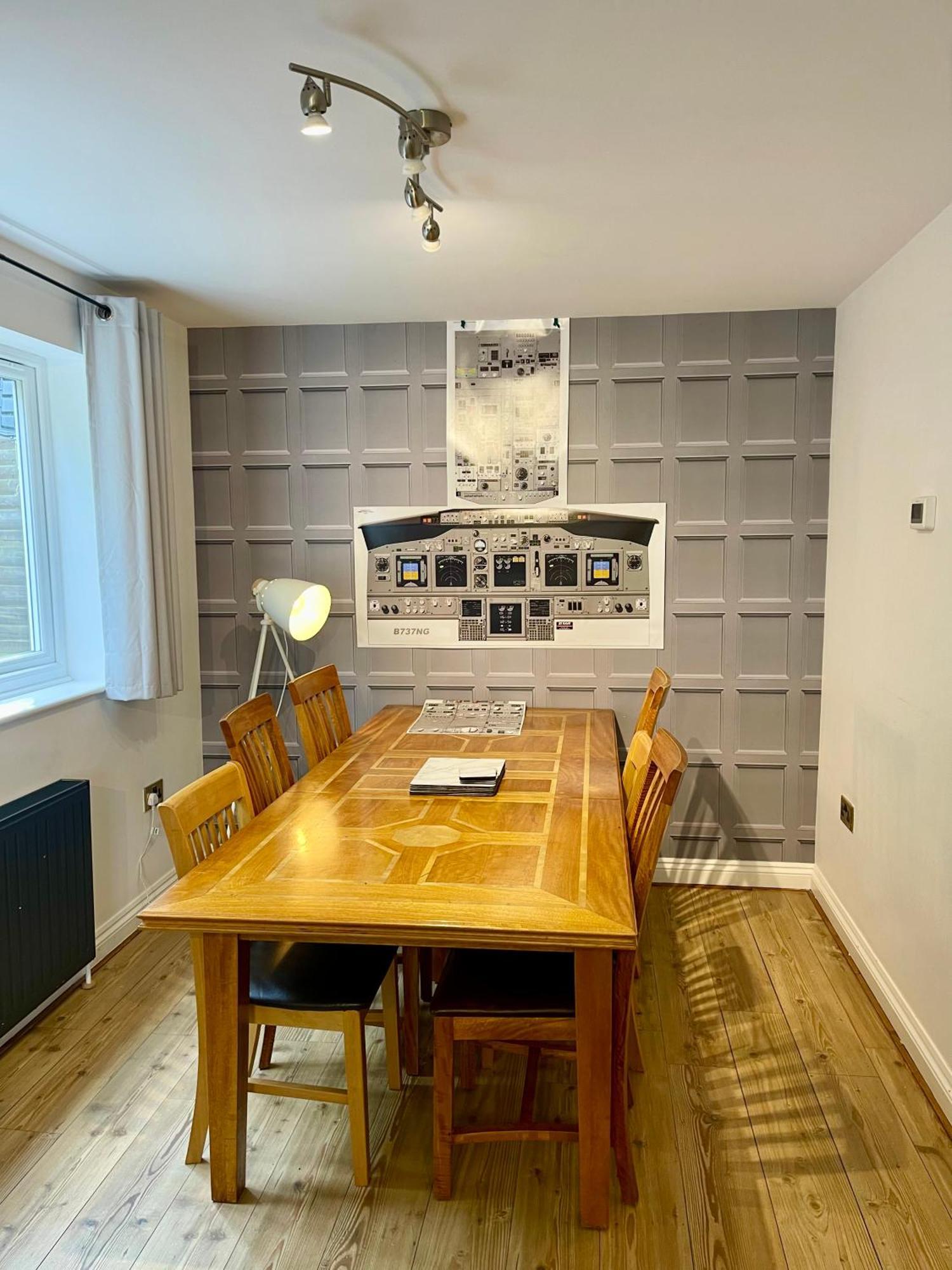 Large 5 Bed Detached House Near Stansted Airport With Parking For 2 Vehicles! Stansted Stays Stansted Mountfitchet Eksteriør bilde