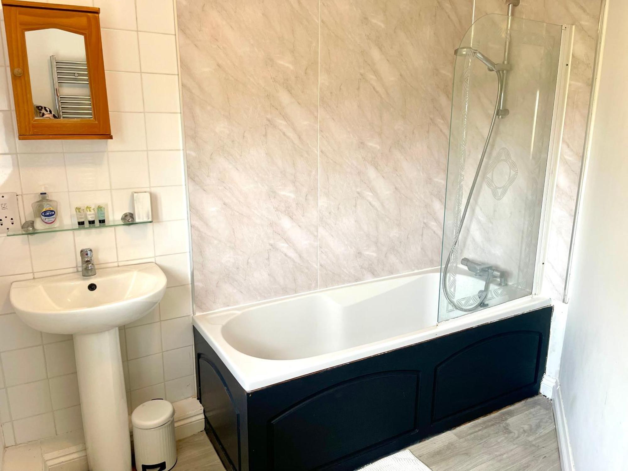 Large 5 Bed Detached House Near Stansted Airport With Parking For 2 Vehicles! Stansted Stays Stansted Mountfitchet Eksteriør bilde
