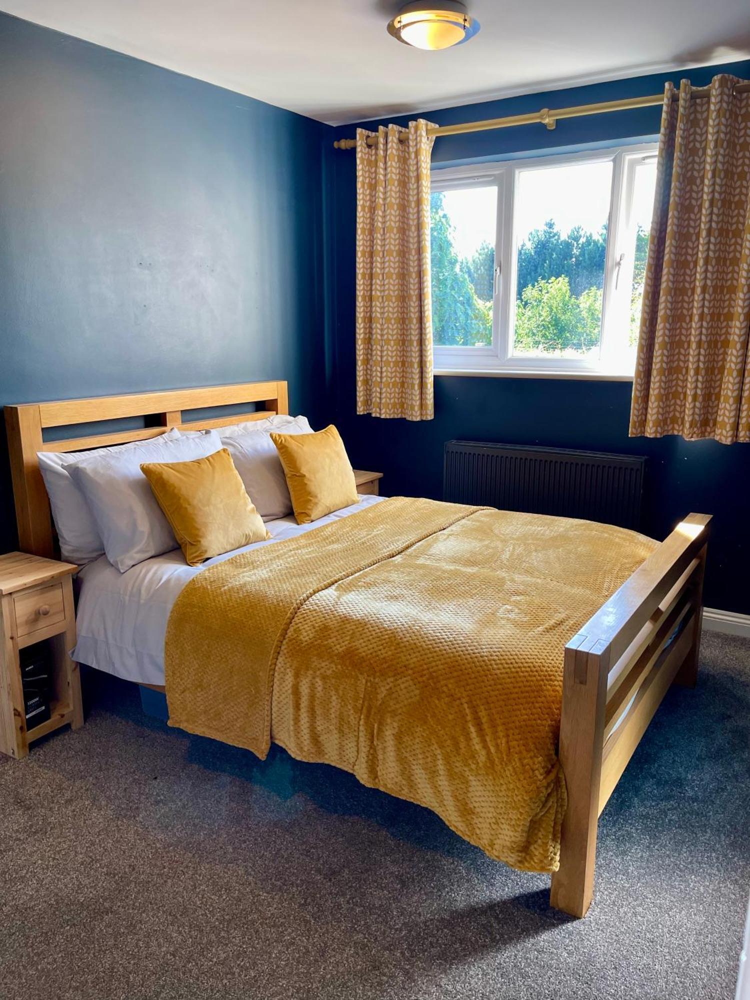 Large 5 Bed Detached House Near Stansted Airport With Parking For 2 Vehicles! Stansted Stays Stansted Mountfitchet Eksteriør bilde